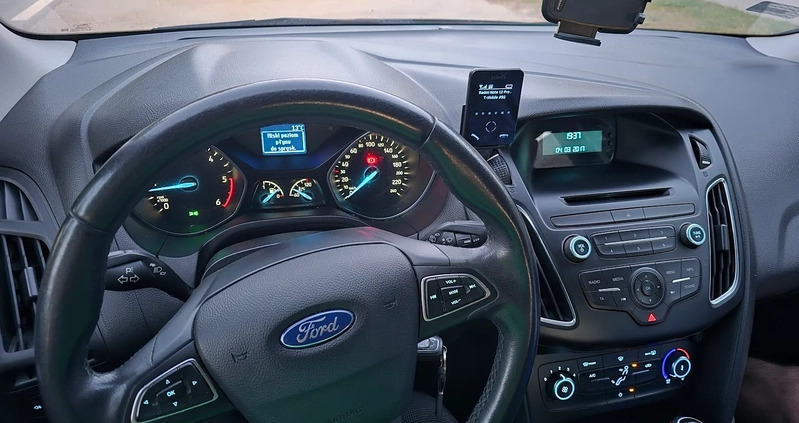 Ford Focus cena 29900 przebieg: 155233, rok produkcji 2016 z Legionowo małe 11